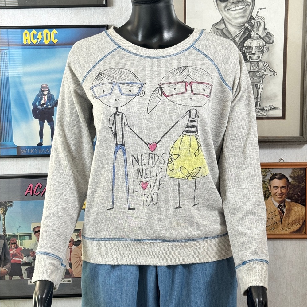 Just Ginger “Nerds Need Love Too” Graphic Sweatshirt – Women’s Medium